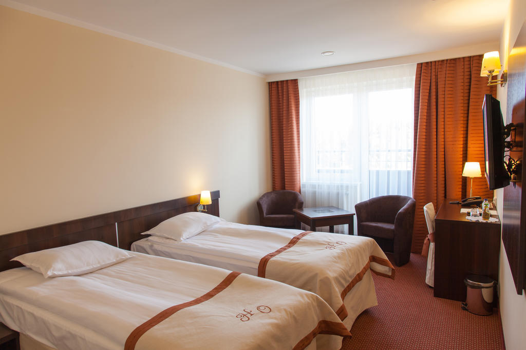Hotel Ostrawa Wodzisław Śląski المظهر الخارجي الصورة