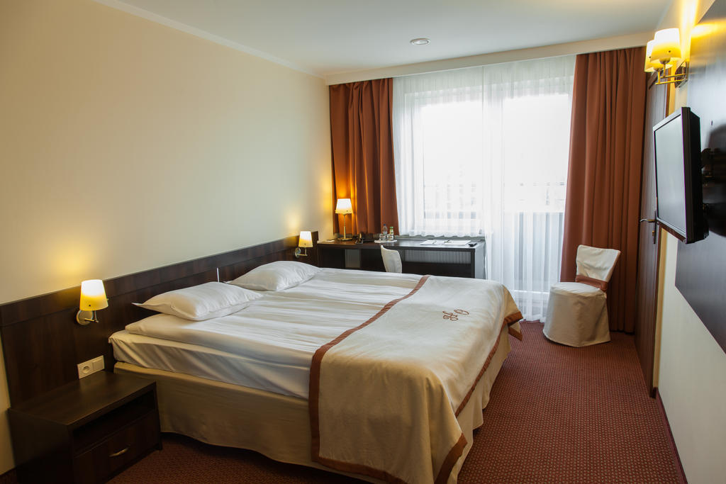 Hotel Ostrawa Wodzisław Śląski المظهر الخارجي الصورة