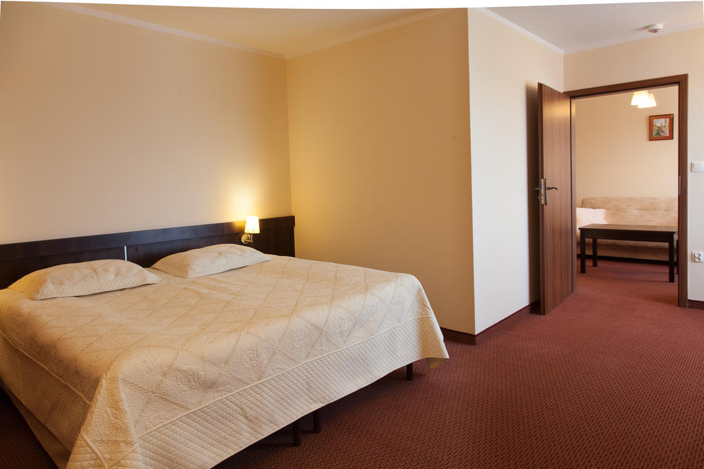 Hotel Ostrawa Wodzisław Śląski الغرفة الصورة