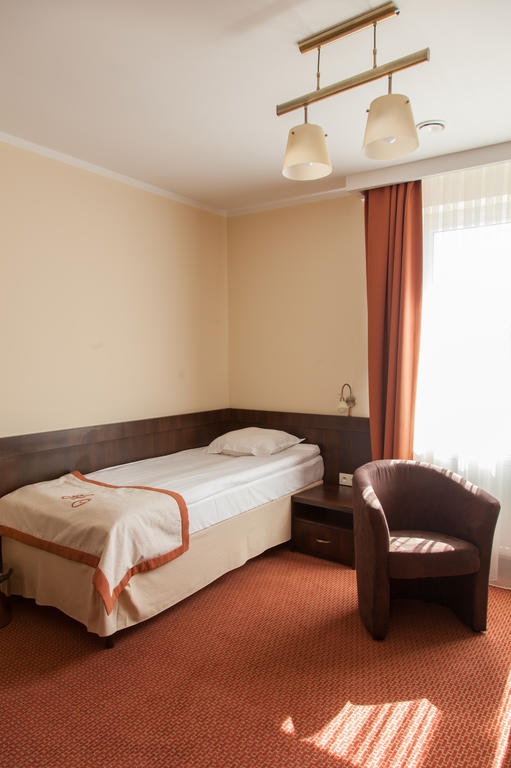 Hotel Ostrawa Wodzisław Śląski الغرفة الصورة