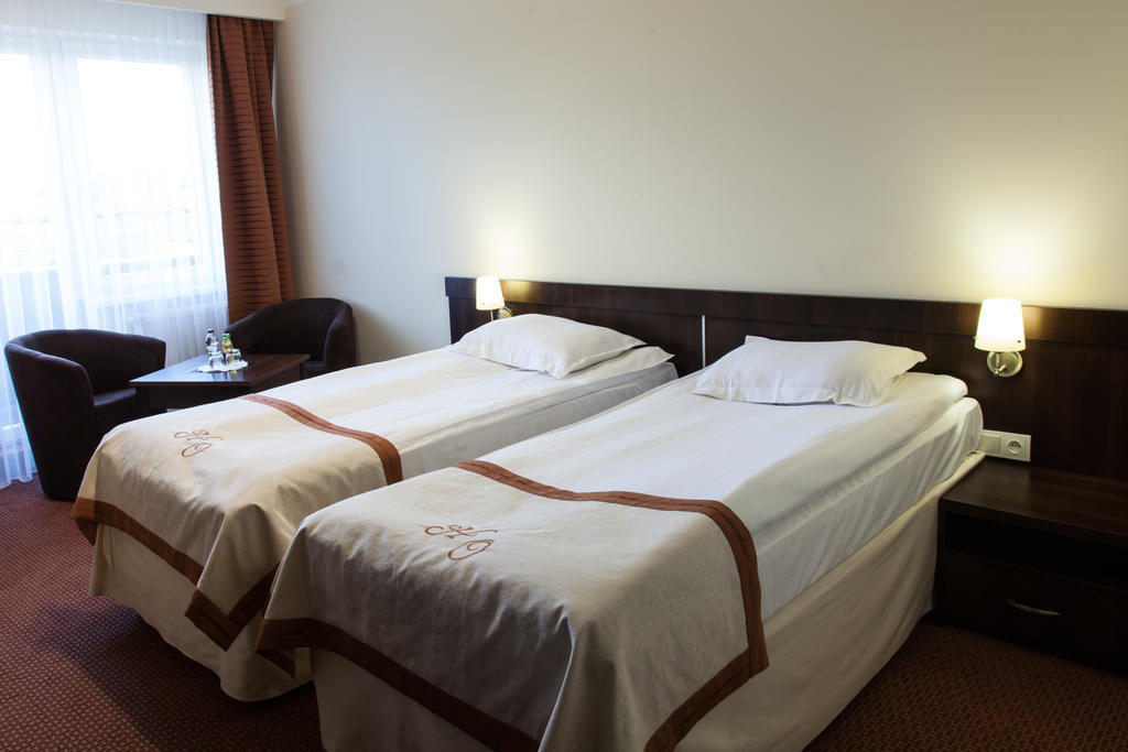Hotel Ostrawa Wodzisław Śląski الغرفة الصورة